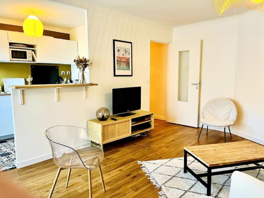 Le Chateaulin 2Pers Parking Apartment น็องต์ ภายนอก รูปภาพ