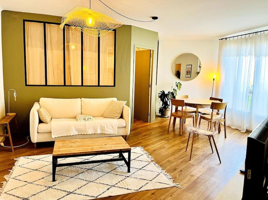 Le Chateaulin 2Pers Parking Apartment น็องต์ ภายนอก รูปภาพ